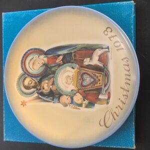 Vintage Christmas 1973 "The Nativity" Collector's Plate
